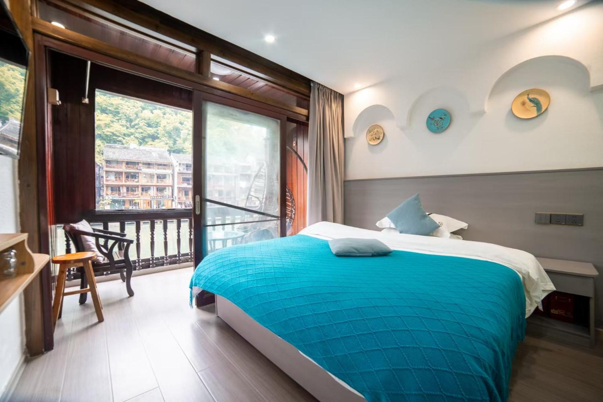 Fenghuang Ancient Town Lazy Cat Riverside Inn Екстер'єр фото