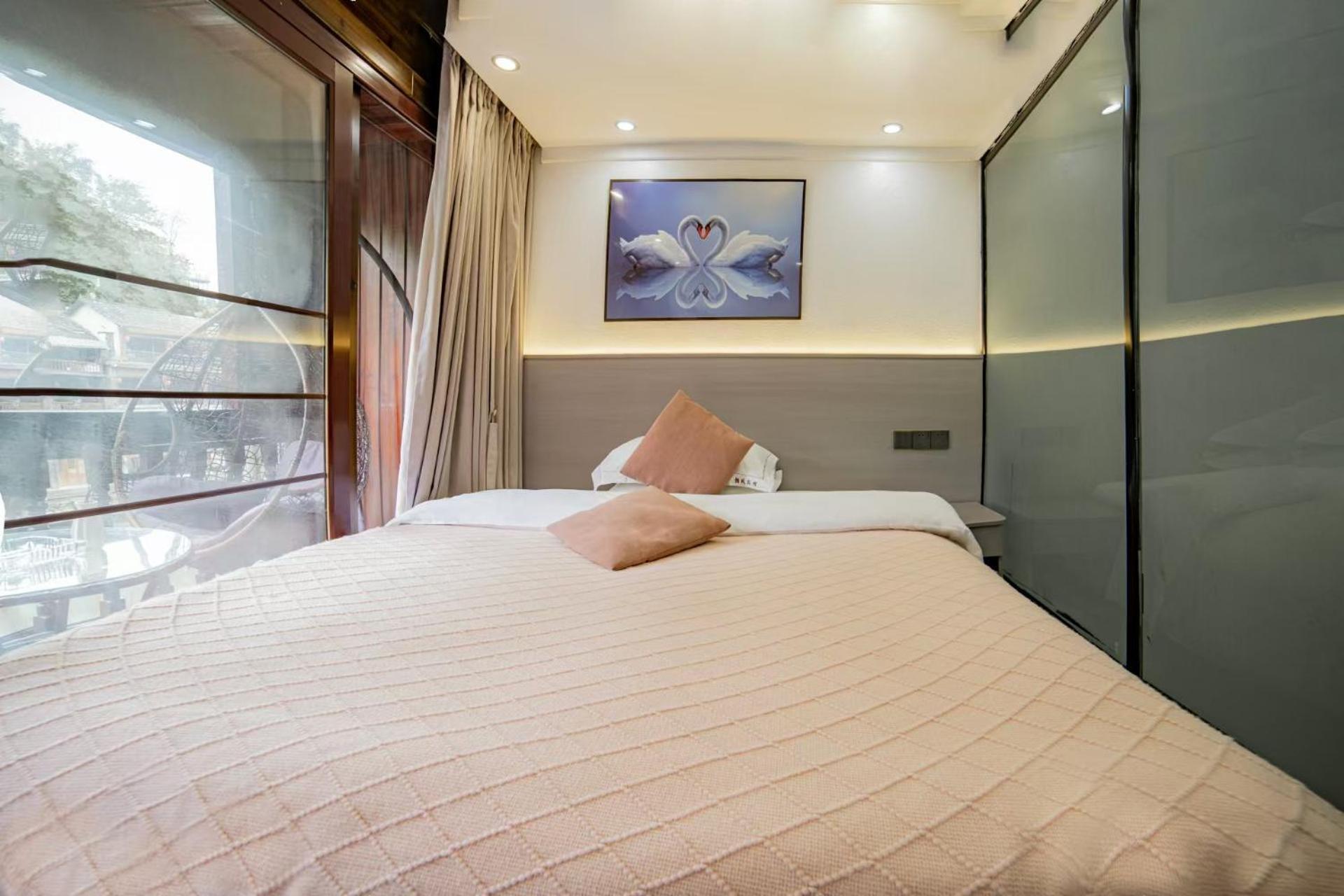 Fenghuang Ancient Town Lazy Cat Riverside Inn Екстер'єр фото